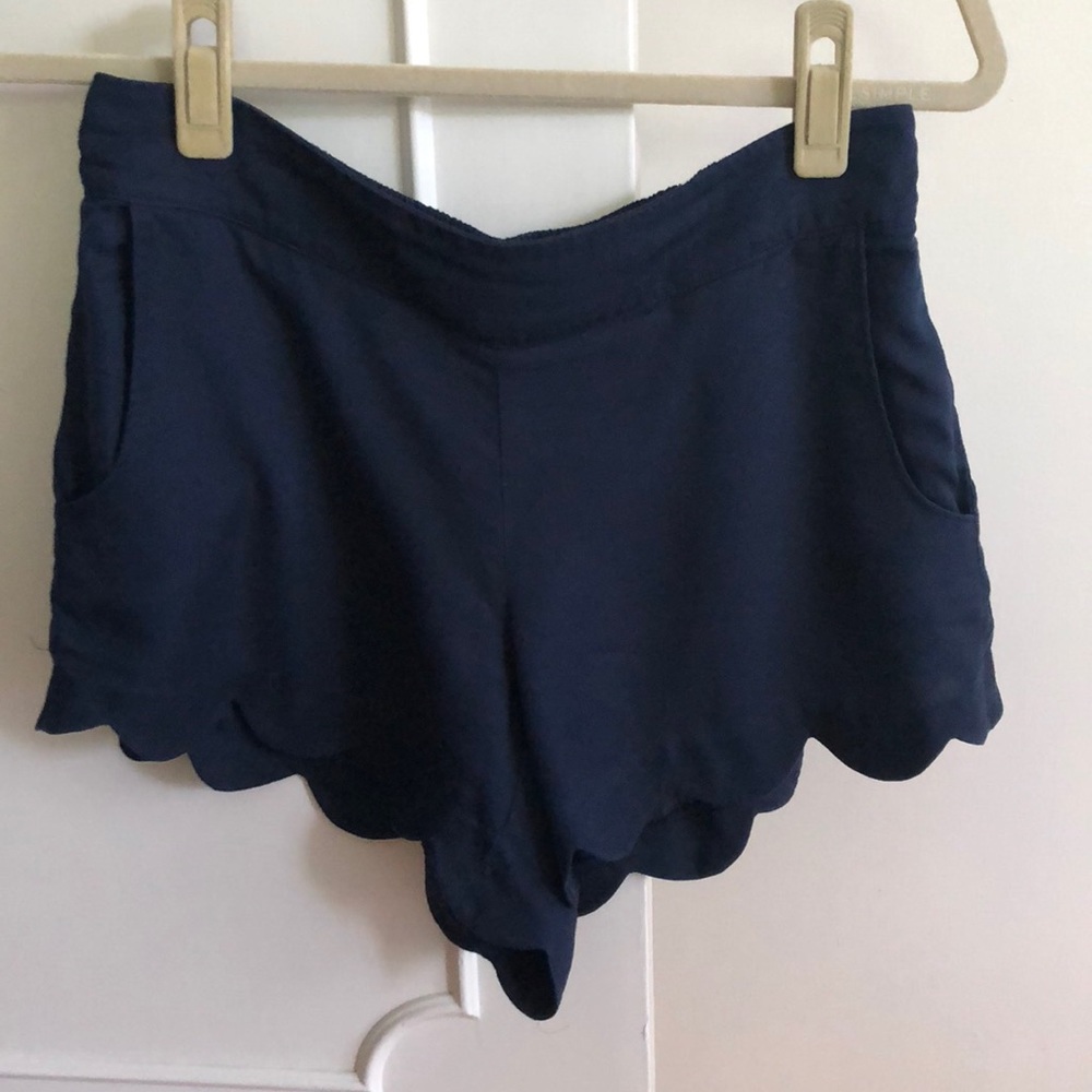 Lilly Pulitzer Dahlia Short medium